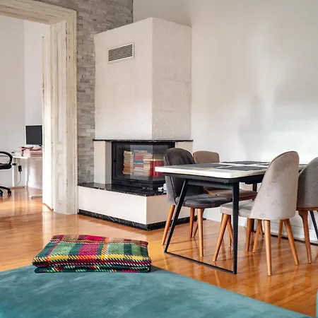 Apartment Historic In Center